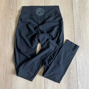 Gymshark women’s black scrunch workout leggings size M